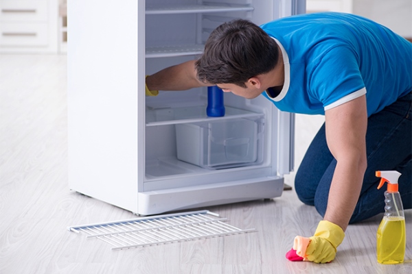 Vệ sinh tủ lạnh tại Quận 2