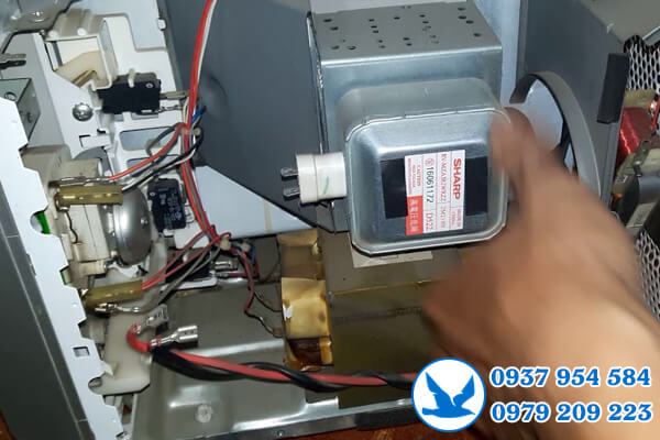 Sửa lò vi sóng Sharp tại quận 3