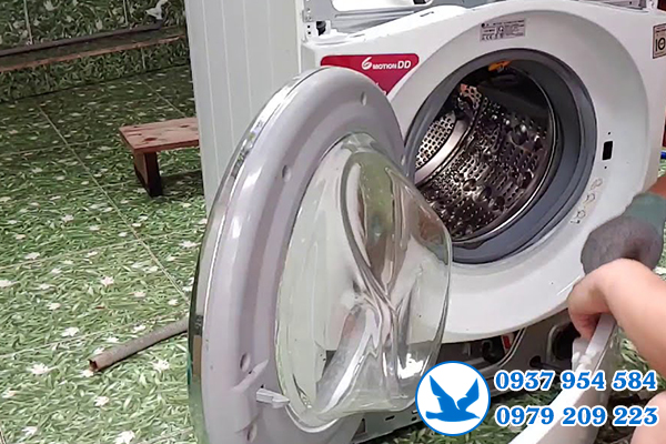 Vệ sinh máy giặt LG ở quận Gò Vấp