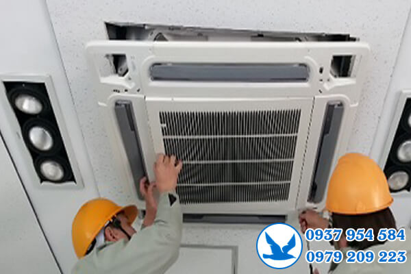 Vệ sinh máy lạnh âm trần tại quận 1
