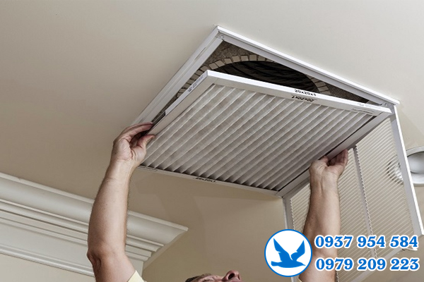 Vệ sinh máy lạnh âm trần tại quận 3