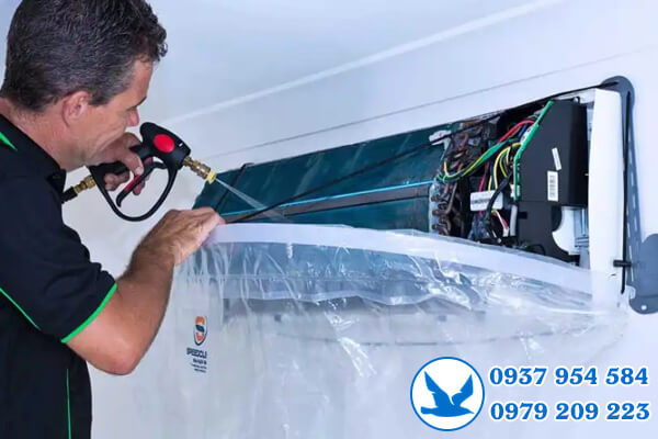 Vệ sinh máy lạnh tại Khu Công Nghệ Cao Vệ sinh máy lạnh tại Khu Công Nghệ Cao