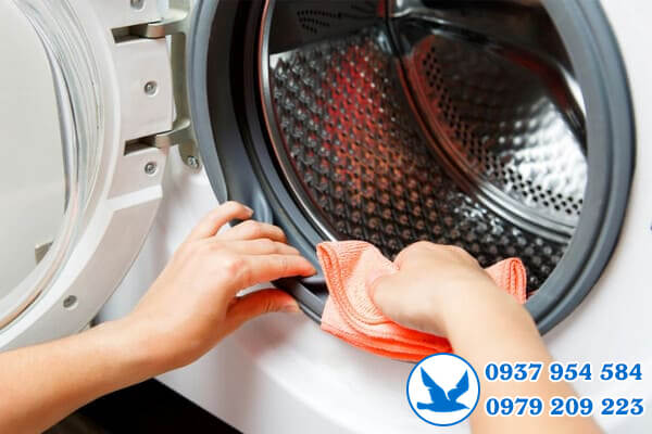 vệ sinh máy sấy Electrolux tại quận Bình Thạnh