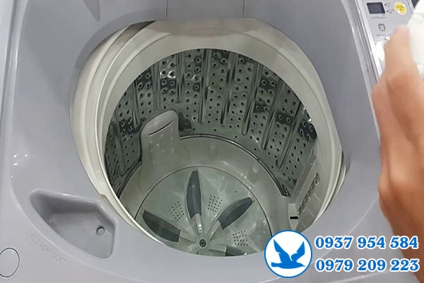 Vệ sinh máy giặt Electrolux ở Thủ Đức