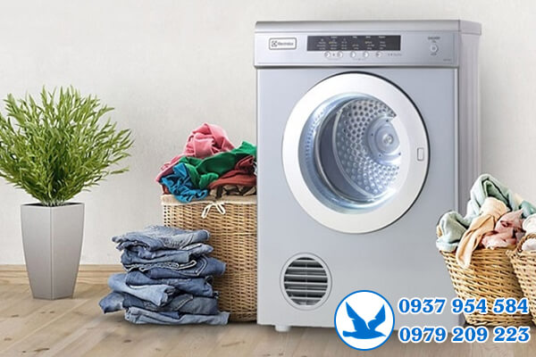 Vệ sinh máy sấy Electrolux tại quận 1
